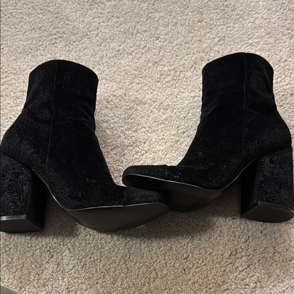 Marc fisher paisley velvet Elegant Black Women's Ankle Boots